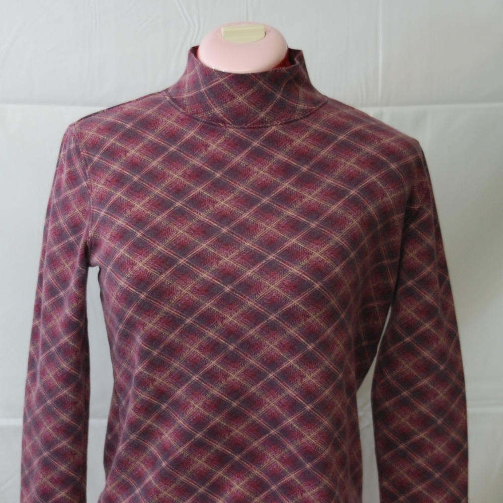 St. John's Bay medium length sleeve tee